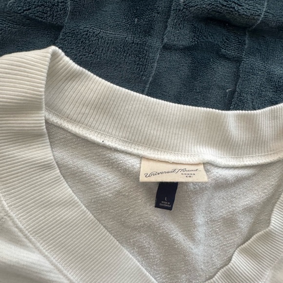 Universal Thread Cream V-Neck Sweater - Picture 2 of 2